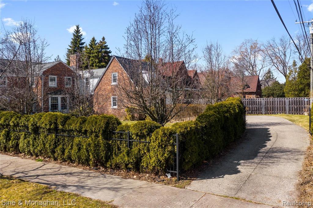 1100 Devonshire Road Grosse Pointe Park, MI 48230 - Photo 32 of 35 Gallery Image 32