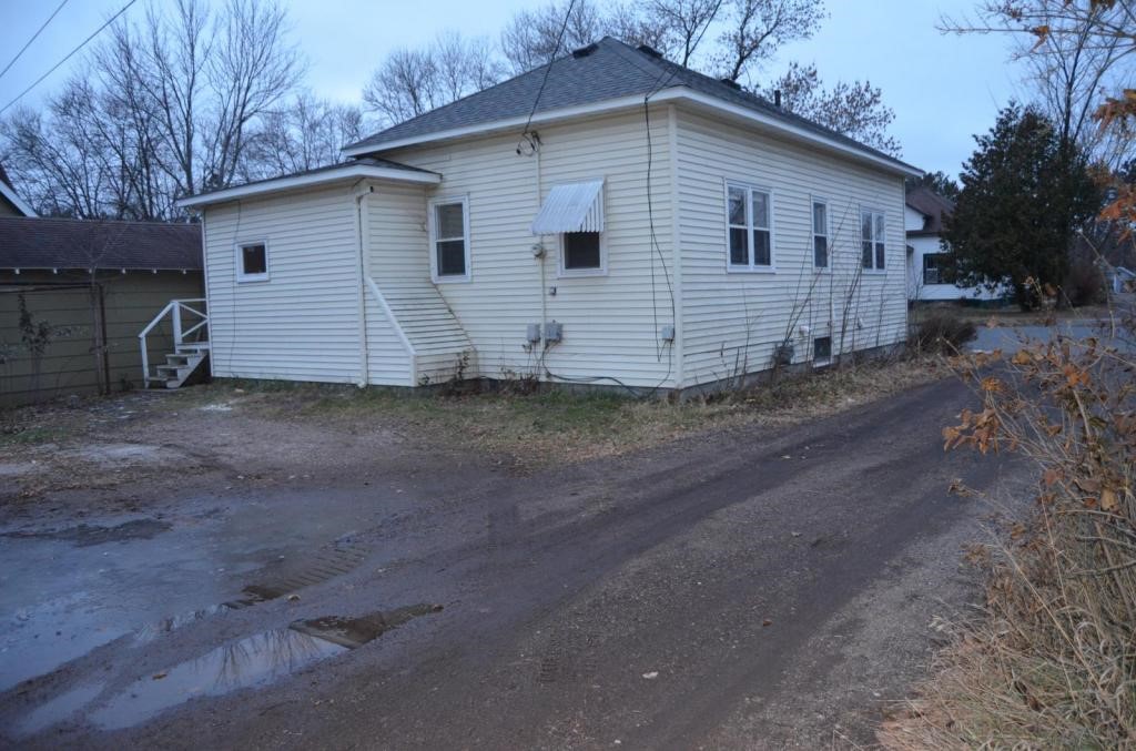 210 High Street Spooner, WI 54801 - Photo 3 of 19