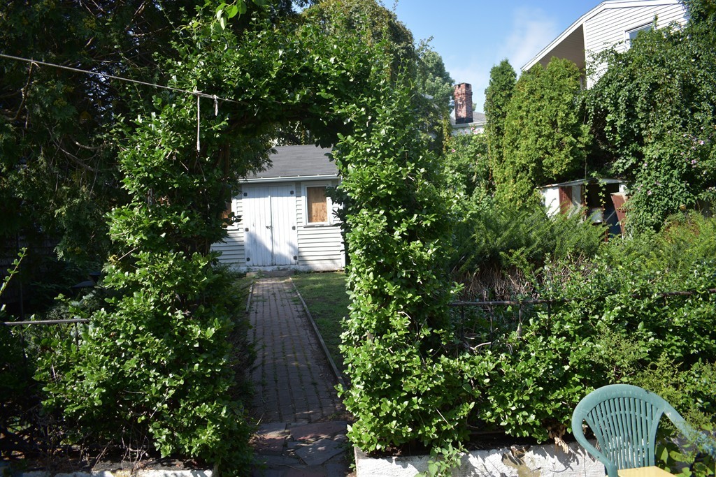 18 Spring Street Gloucester, MA 01930 - Photo 11 of 12 Gallery Image 11