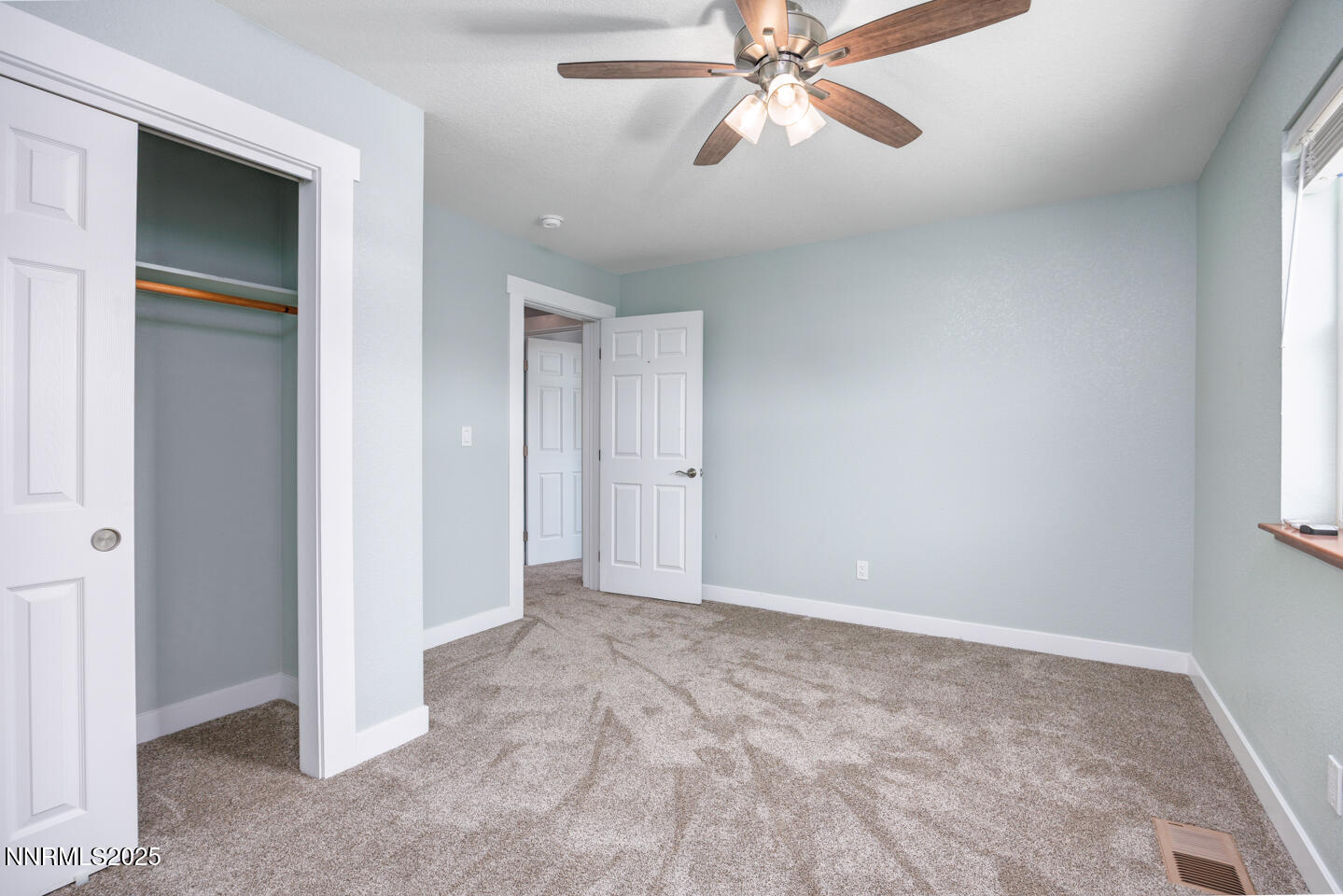 2011 Silver Circle Fallon, NV 89406 - Photo 17 of 33 17