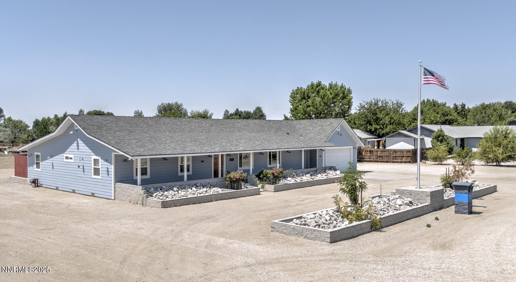 2011 Silver Circle Fallon, NV 89406 - Photo 2 of 33 2