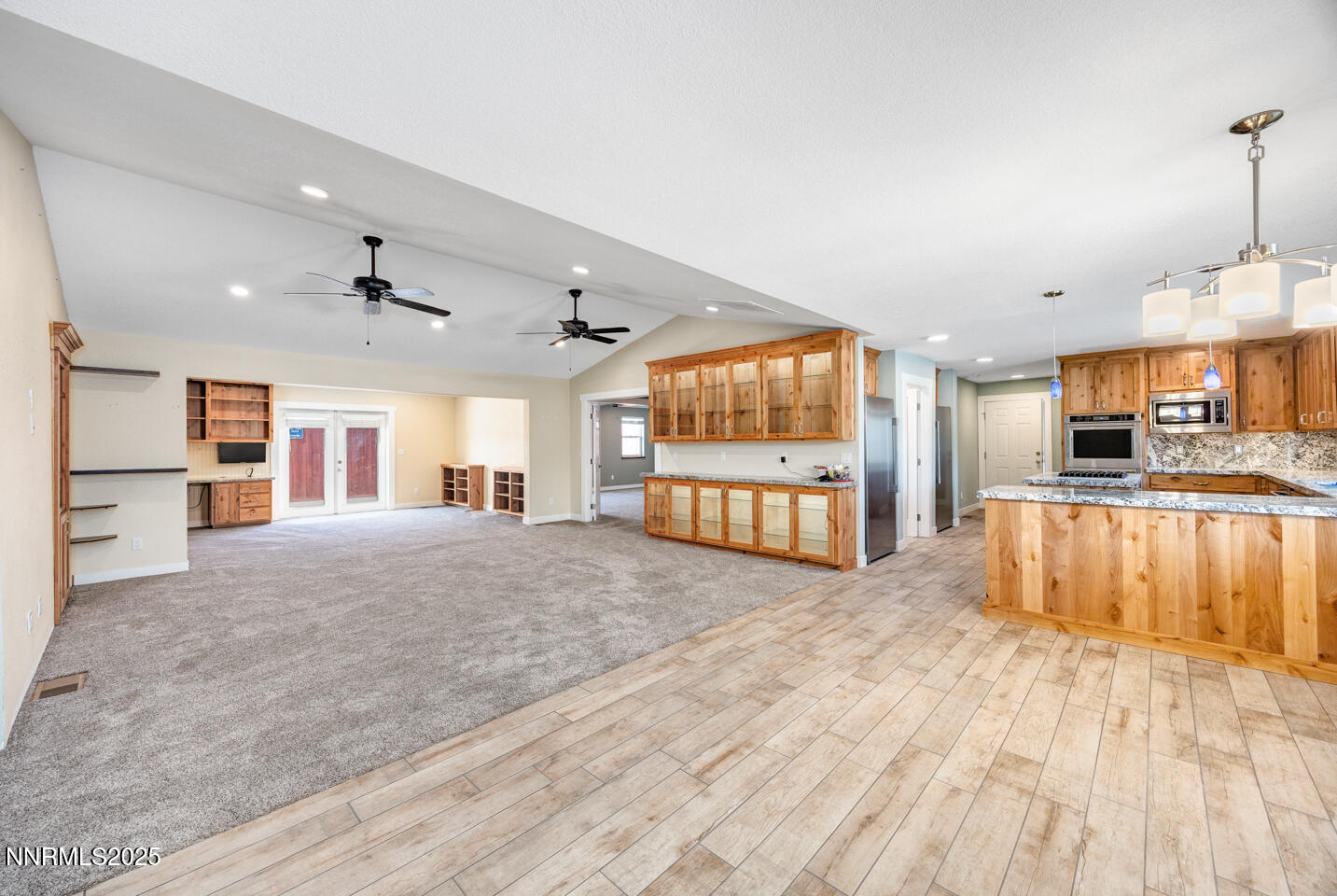 2011 Silver Circle Fallon, NV 89406 - Photo 3 of 33 3