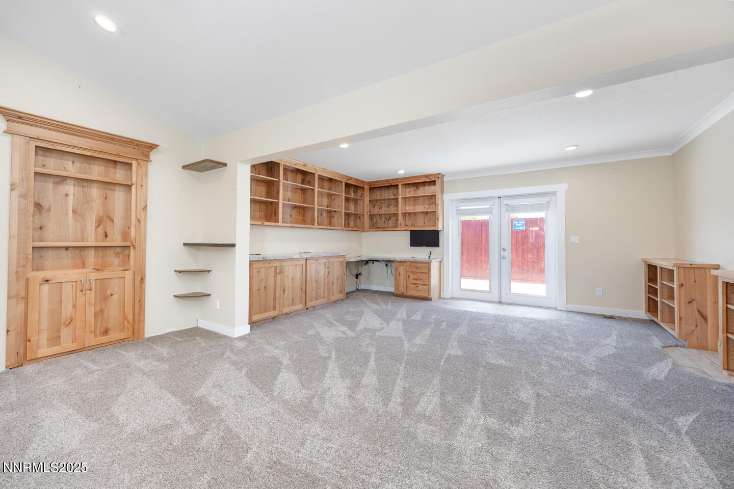 2011 Silver Circle Fallon, NV 89406 - Photo 4 of 33 4