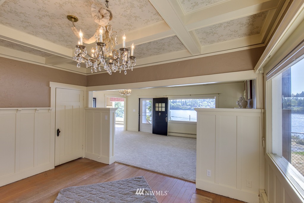 2670 Tracyton Beach Road Northwest Bremerton, WA 98310 - Photo 6 of 25
