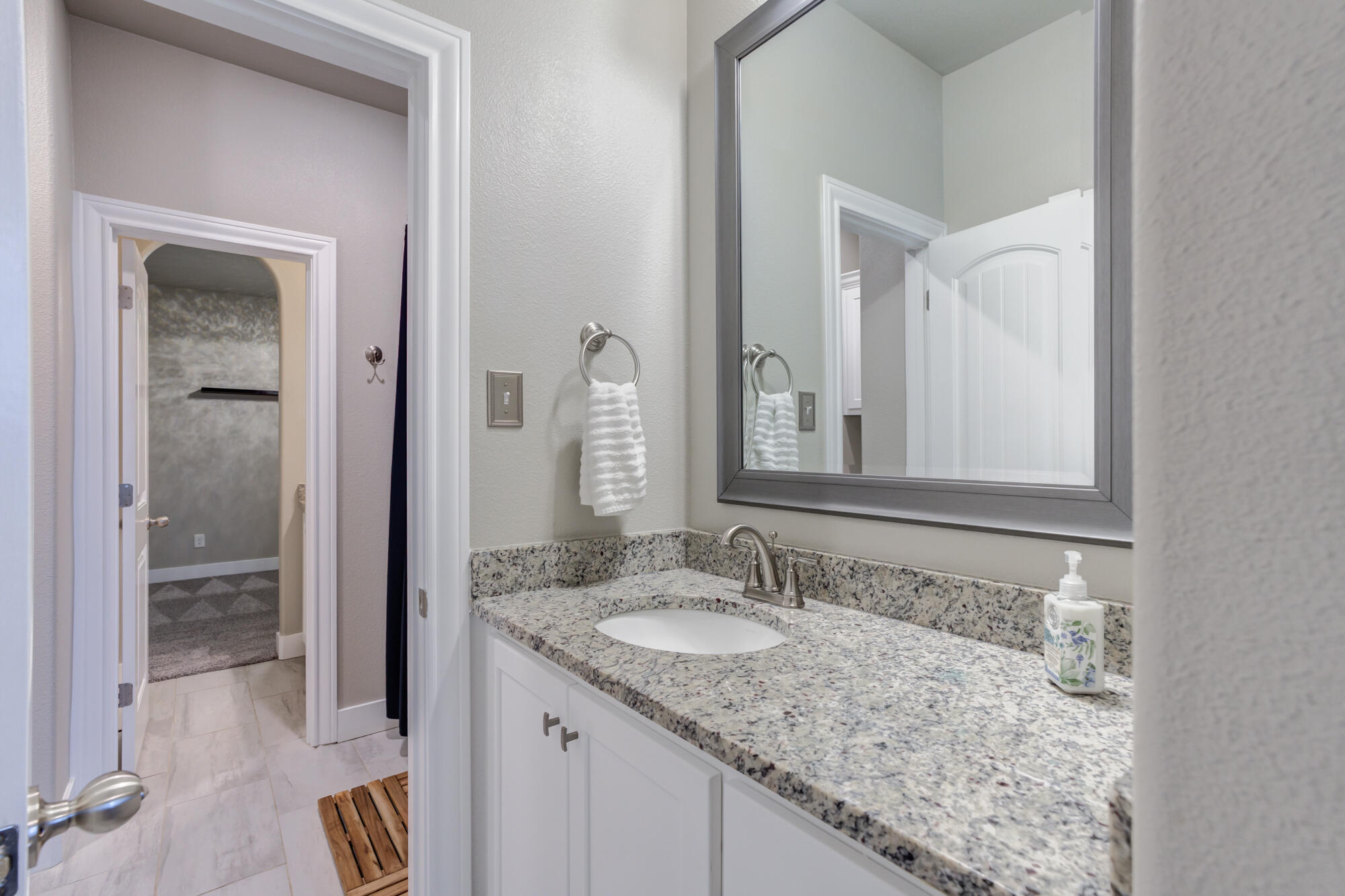 7805 56th Street Lubbock, TX 79407 - Photo 43 of 57 7805-56th-St_Lubbock-TX_33_Bathroom-3