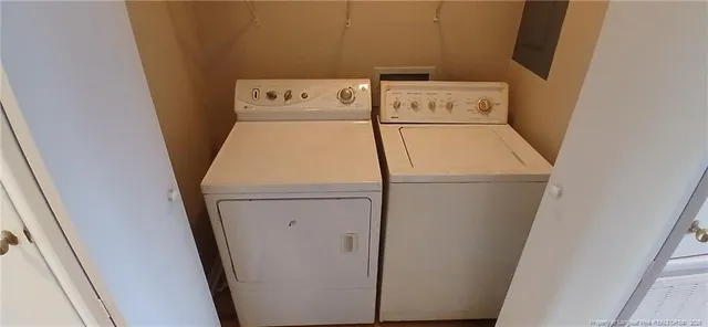 a close up view of a washer and dryer