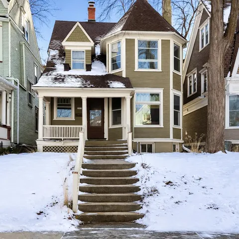$595,000 | 2862 North Stowell Avenue, Milwaukee, WI 53211