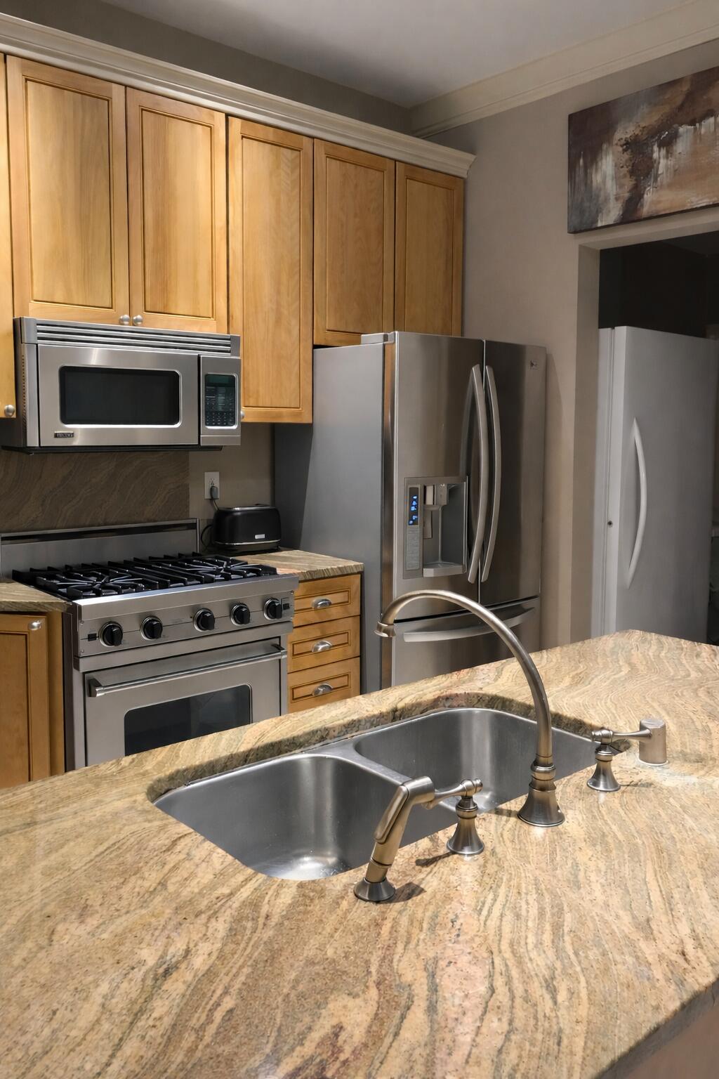 2862 North Stowell Avenue Milwaukee, WI 53211 - Photo 2 of 14 27842EB5-E5BA-473D-A91C-E01631DB6170