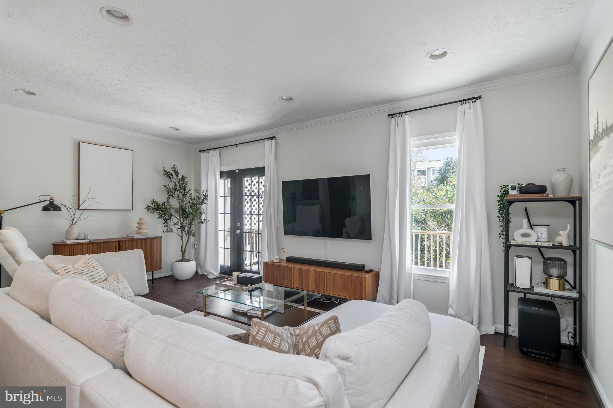 7391 Stream Way Springfield, VA 22152 - Photo 8 of 43