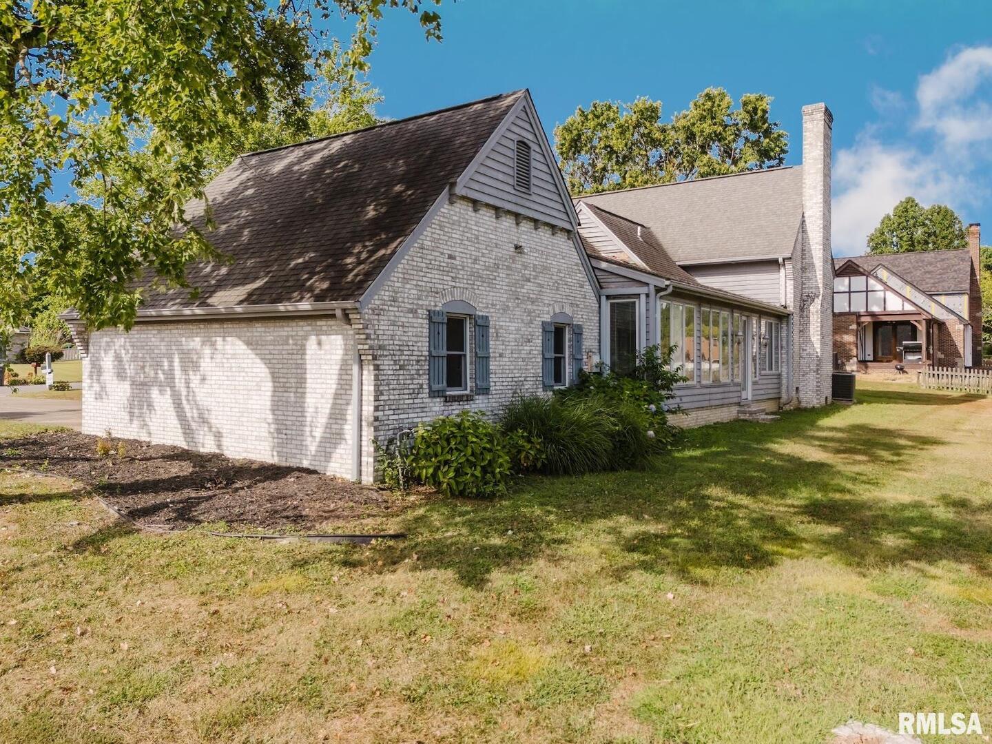 1800 Testa Drive Marion, IL 62959 - Photo 4 of 63