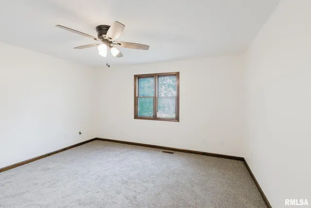 $297,000 | 1800 Testa Drive, Marion, IL 62959