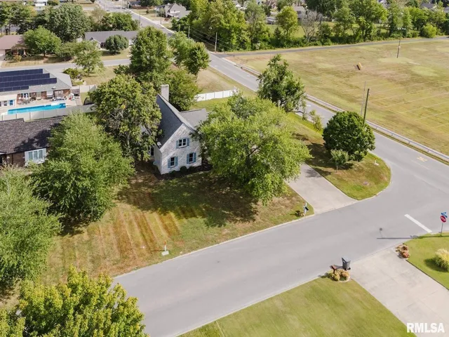 $297,000 | 1800 Testa Drive, Marion, IL 62959