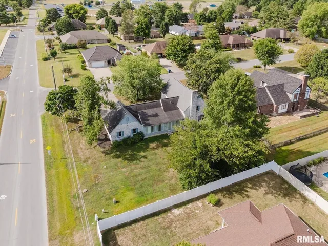 $297,000 | 1800 Testa Drive, Marion, IL 62959