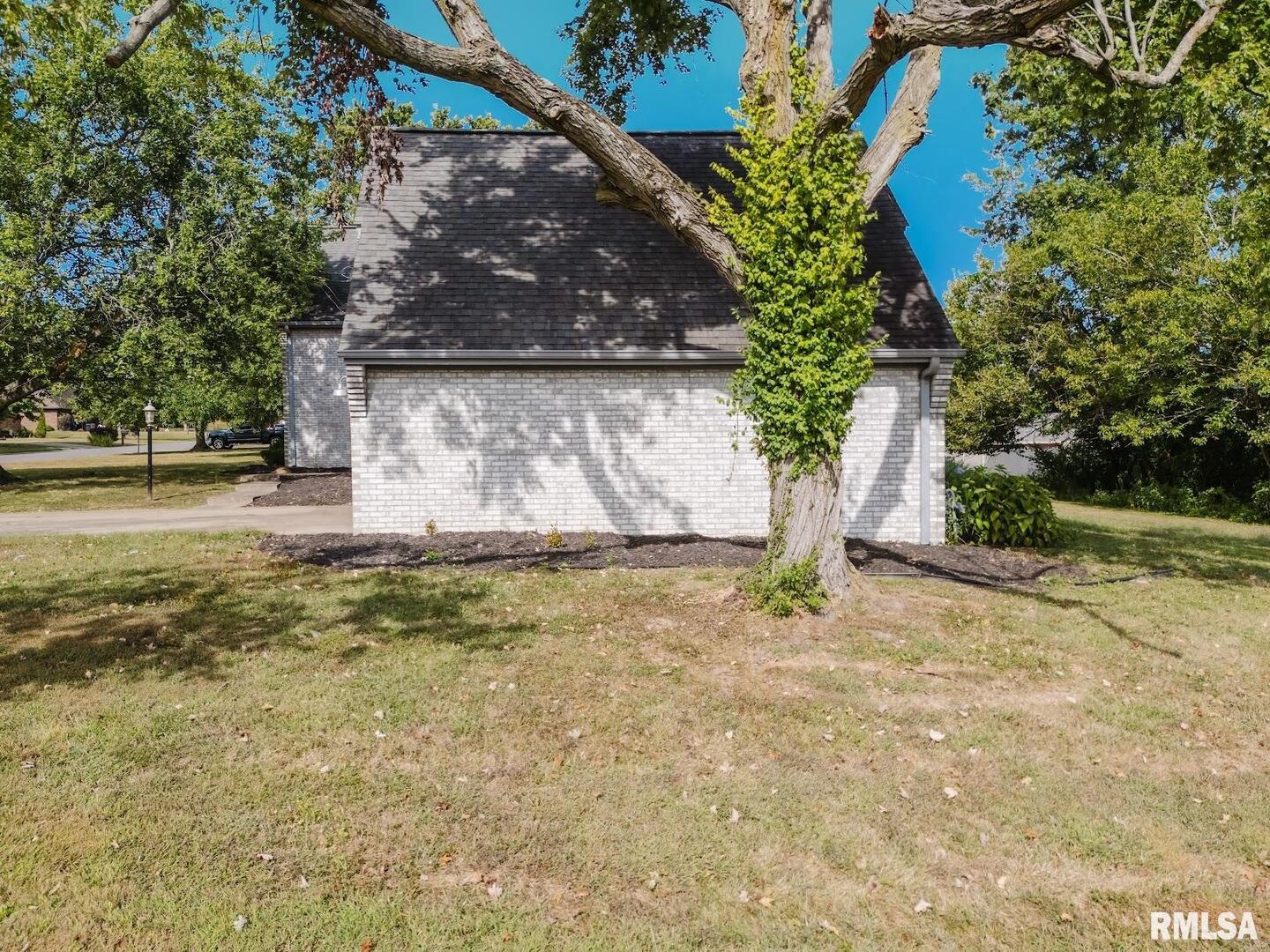 1800 Testa Drive Marion, IL 62959 - Photo 8 of 63