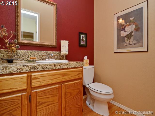 11010 Southwest 29th Court Portland, OR 97219 - Photo 7 of 16 Bathroom