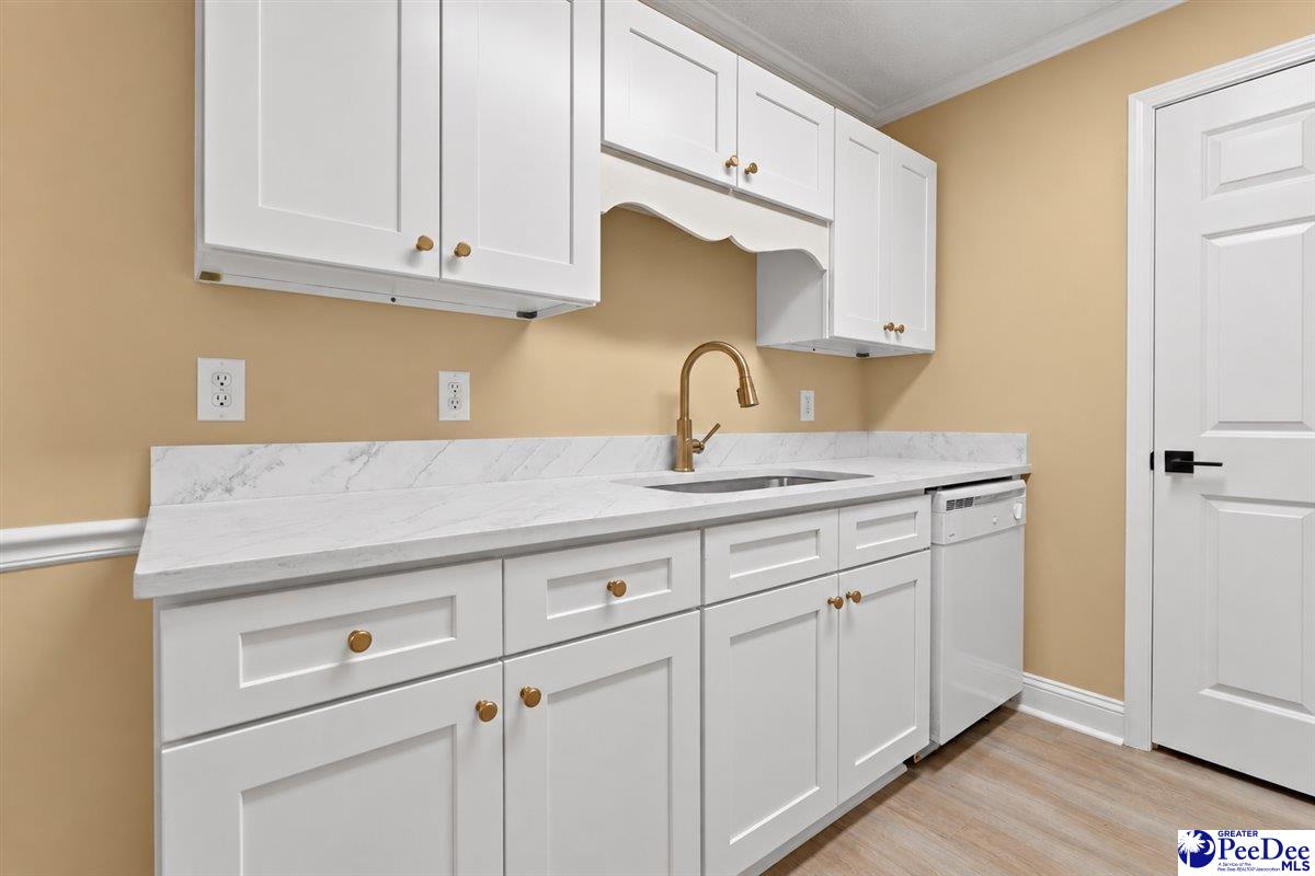 11117 Old Ebenezer Road Florence, SC 29501 - Photo 12 of 28 Gallery Image 12