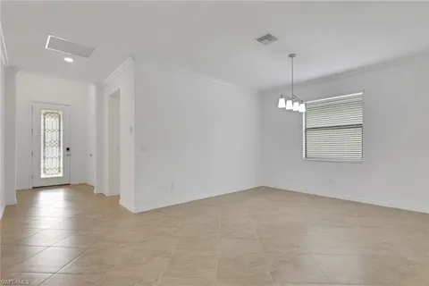 $635,000 | 9469 Foxglove Lane, Naples, FL 34120