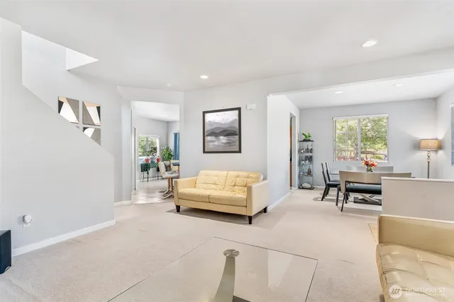 $744,990 | 16901 Woodside Drive Southeast, Renton, WA 98058