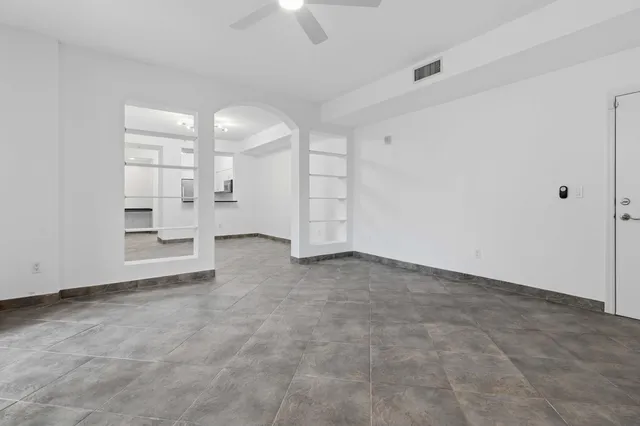 $4,100 | 233 South Federal Highway, Unit 208, Boca Raton, FL 33432