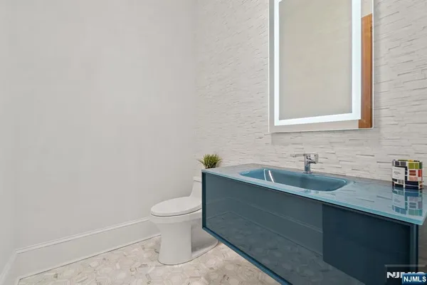 $3,325,000 | 982 Closter Dock Road, Alpine, NJ 07620