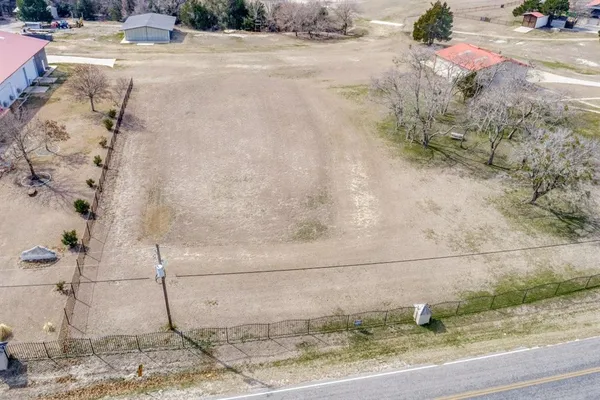 a view of a yard