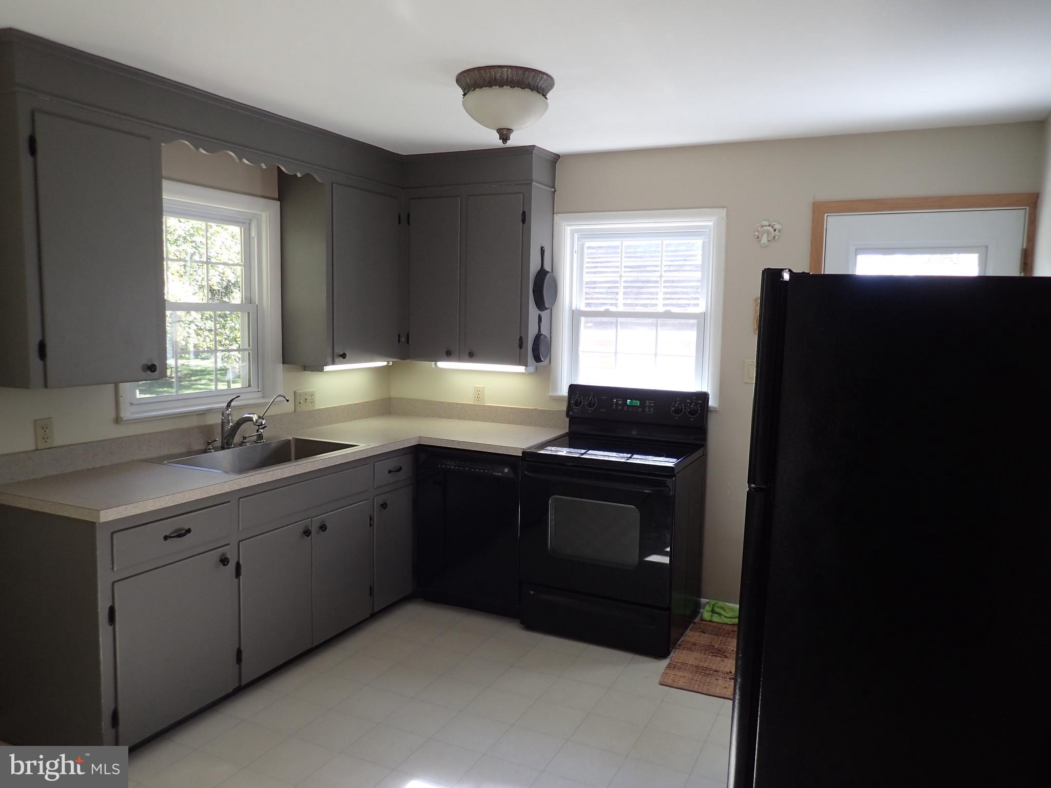 19728 Longmeadow Road Hagerstown, MD 21742 - Photo 11 of 28 Kitchen