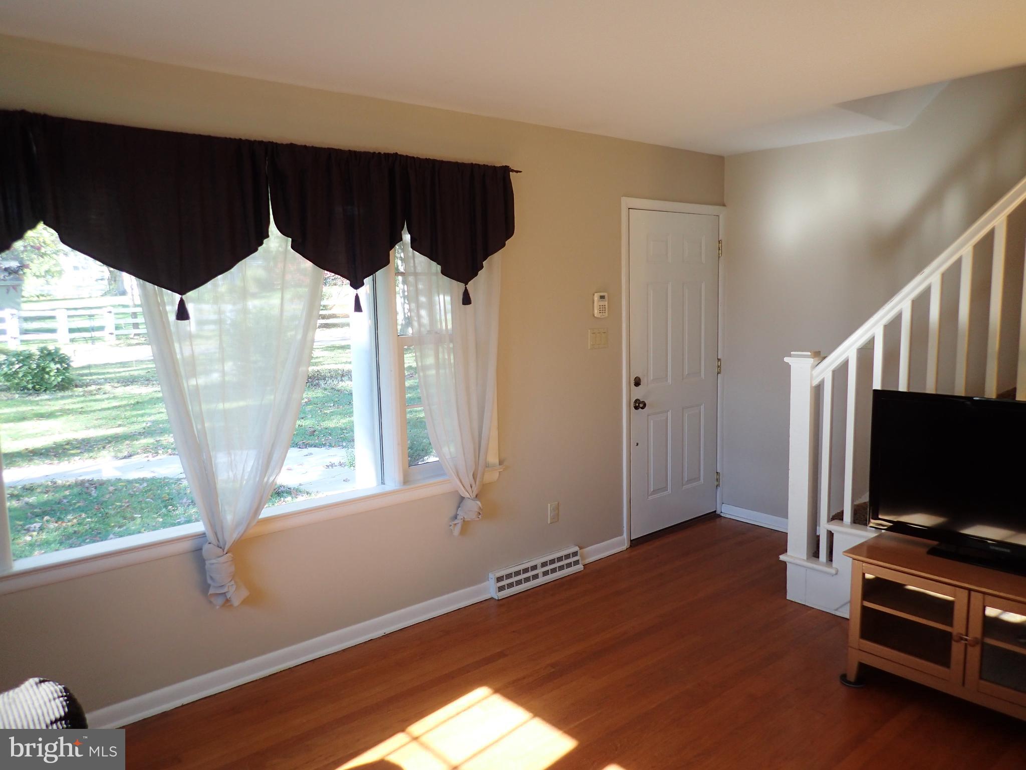 19728 Longmeadow Road Hagerstown, MD 21742 - Photo 13 of 28 Living Room