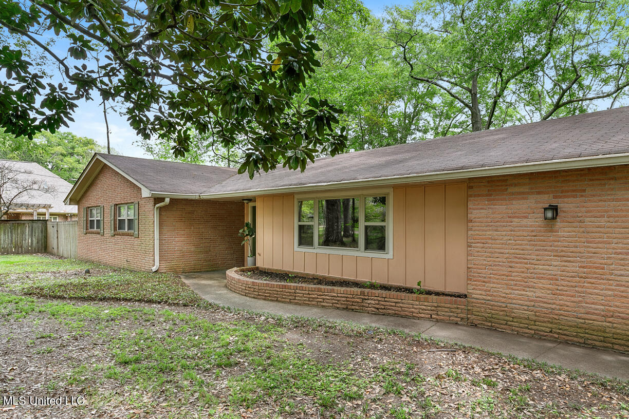 4640 Jiggetts Road Jackson, MS 39211 - Photo 3 of 31 4640 Jiggets2-30