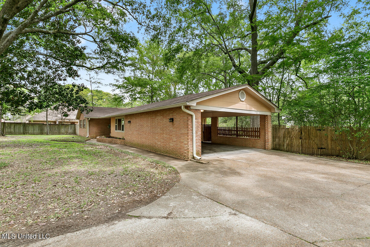 4640 Jiggetts Road Jackson, MS 39211 - Photo 4 of 31 4640 Jiggets2-28