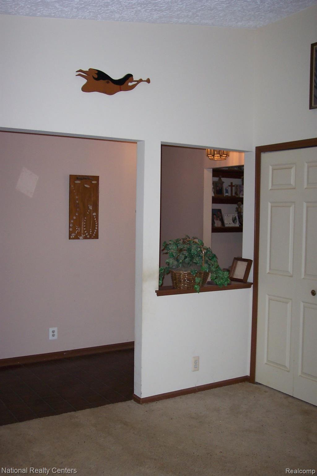 8450 Knox Road Clarkston, MI 48348 - Photo 67 of 85 Living Room.JPG