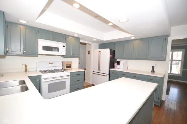 $610,000 | 12176 Crestwood Drive, Carmel, IN 46033