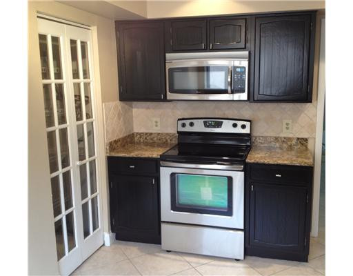 6093 Old Court Road, Unit 2410 Boca Raton, FL 33433 - Photo 2 of 13 Kitchen