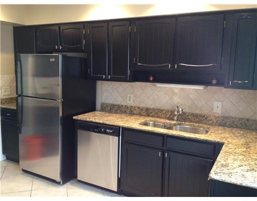 6093 Old Court Road, Unit 2410 Boca Raton, FL 33433 - Photo 3 of 13 Kitchen