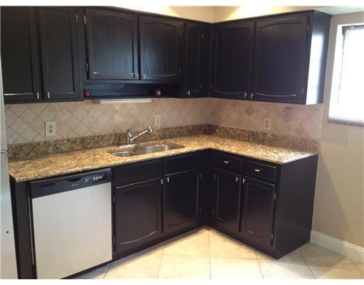 6093 Old Court Road, Unit 2410 Boca Raton, FL 33433 - Photo 4 of 13 Kitchen