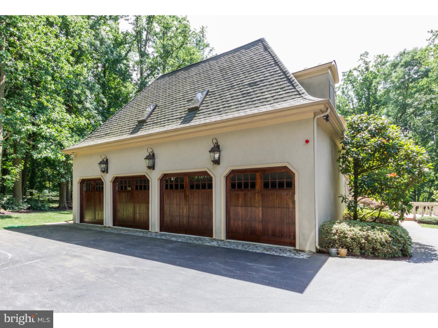 202 South Radnor Chester Road Villanova, PA 19085 - Photo 22 of 25 Garage