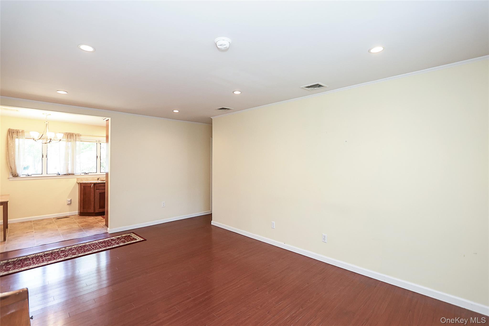 12 Ronan Road Glen Cove, NY 11542 - Photo 10 of 32
