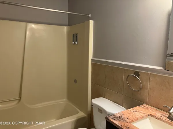 $2,295 | 70 Laurel Woods Circle, Albrightsville, PA 18210