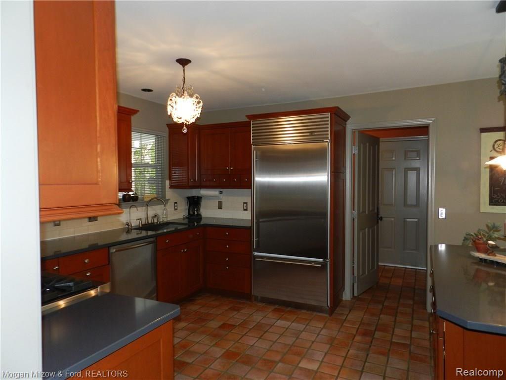 6572 Summit Ridge Court, Unit 35 Clarkston, MI 48346 - Photo 4 of 43 DSCN0730.JPG
