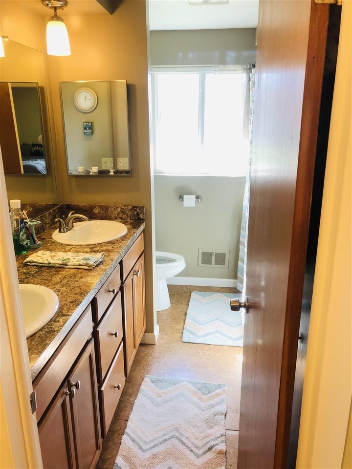410 Holland Road Flushing, MI 48433 - Photo 12 of 33 50070785-12.JPG