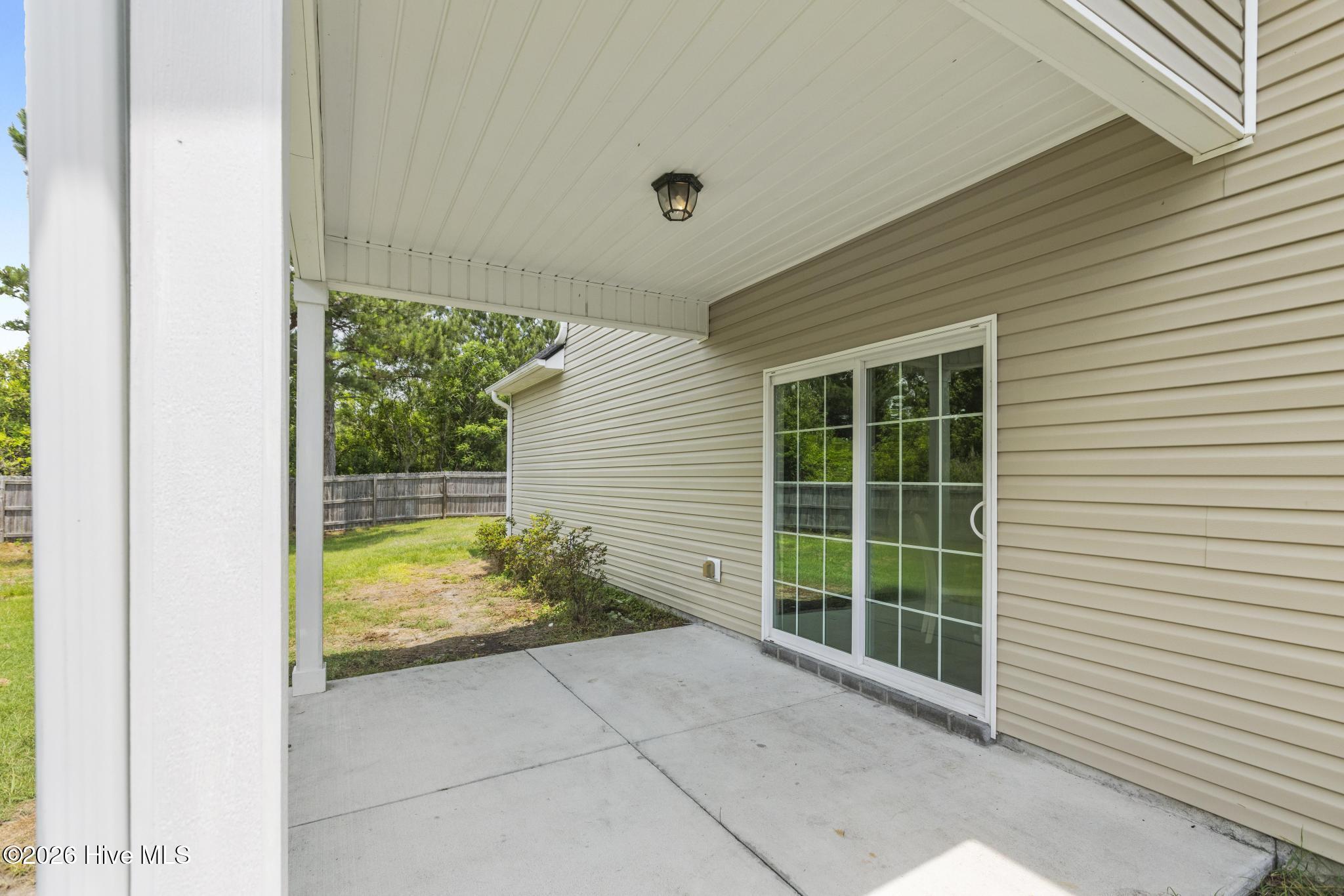 127 Pamlico Drive Holly Ridge, NC 28445 - Photo 4 of 32