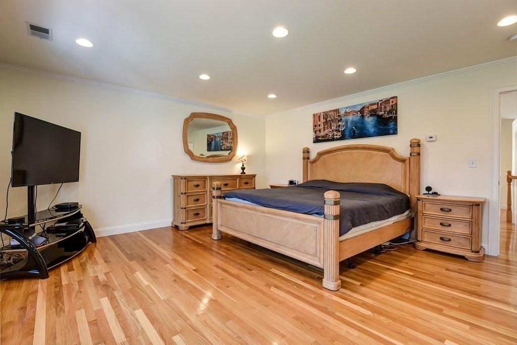 208 Valley Road Needham, MA 02492 - Photo 20 of 42 Gallery Image 20
