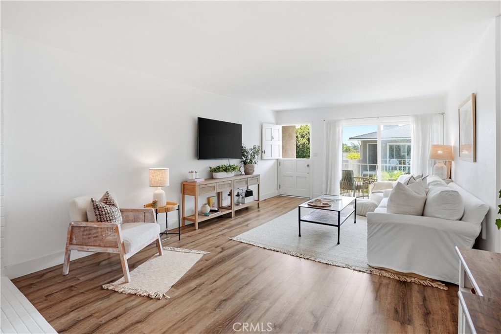 1228 Rutland Road, Unit 6 Newport Beach, CA 92660 - Photo 3 of 21