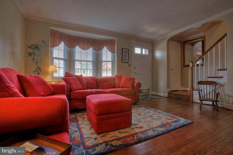 171 Stanmore Road Baltimore, MD 21212 - Photo 3 of 22 Living Room