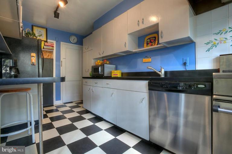 171 Stanmore Road Baltimore, MD 21212 - Photo 8 of 22 Kitchen