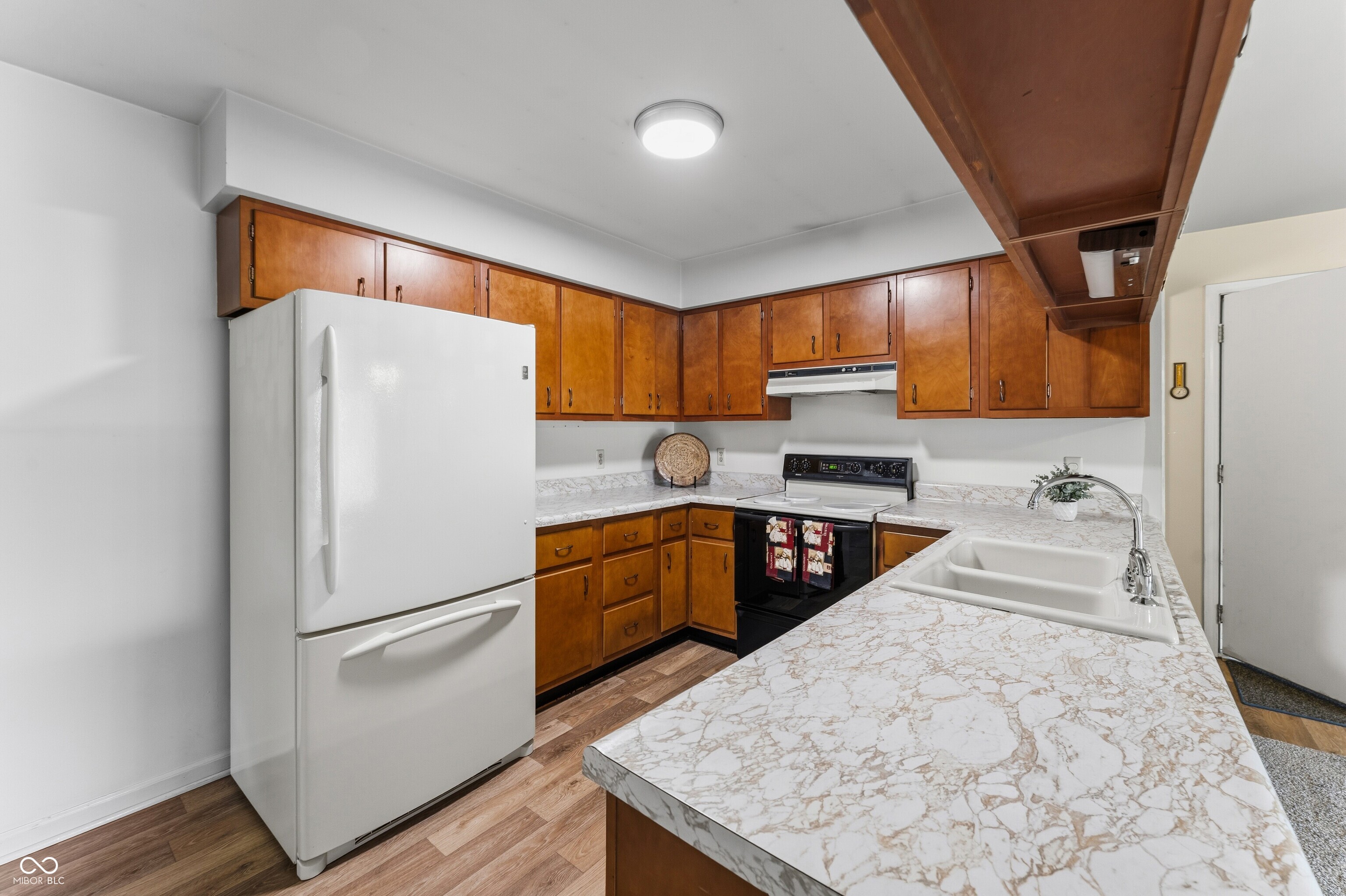 2940 Taylor Road Columbus, IN 47203 - Photo 10 of 38 Gallery Image 10