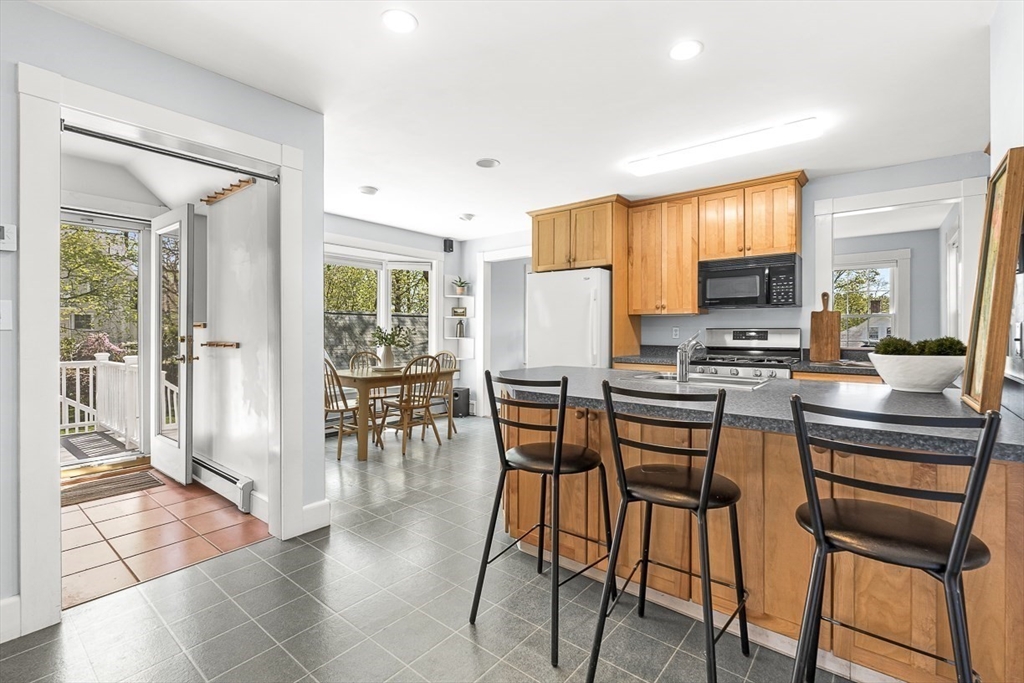21 Howe Street Wellesley, MA 02482 - Photo 12 of 35