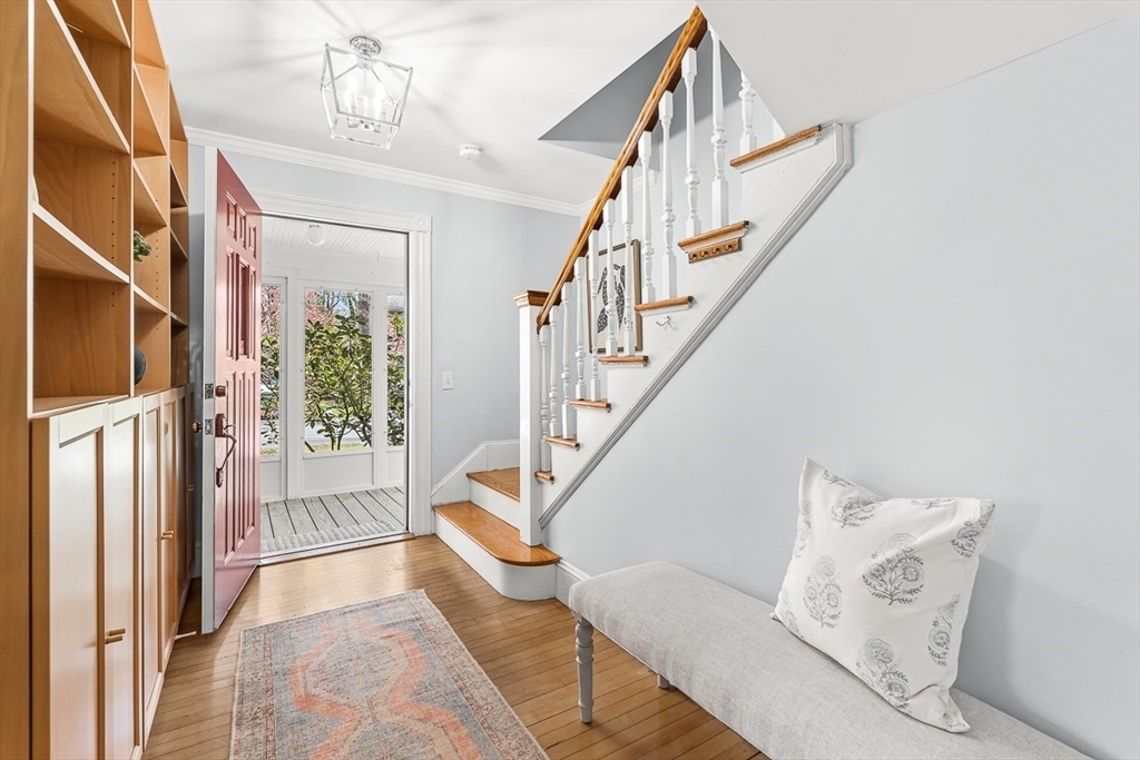 21 Howe Street Wellesley, MA 02482 - Photo 6 of 35