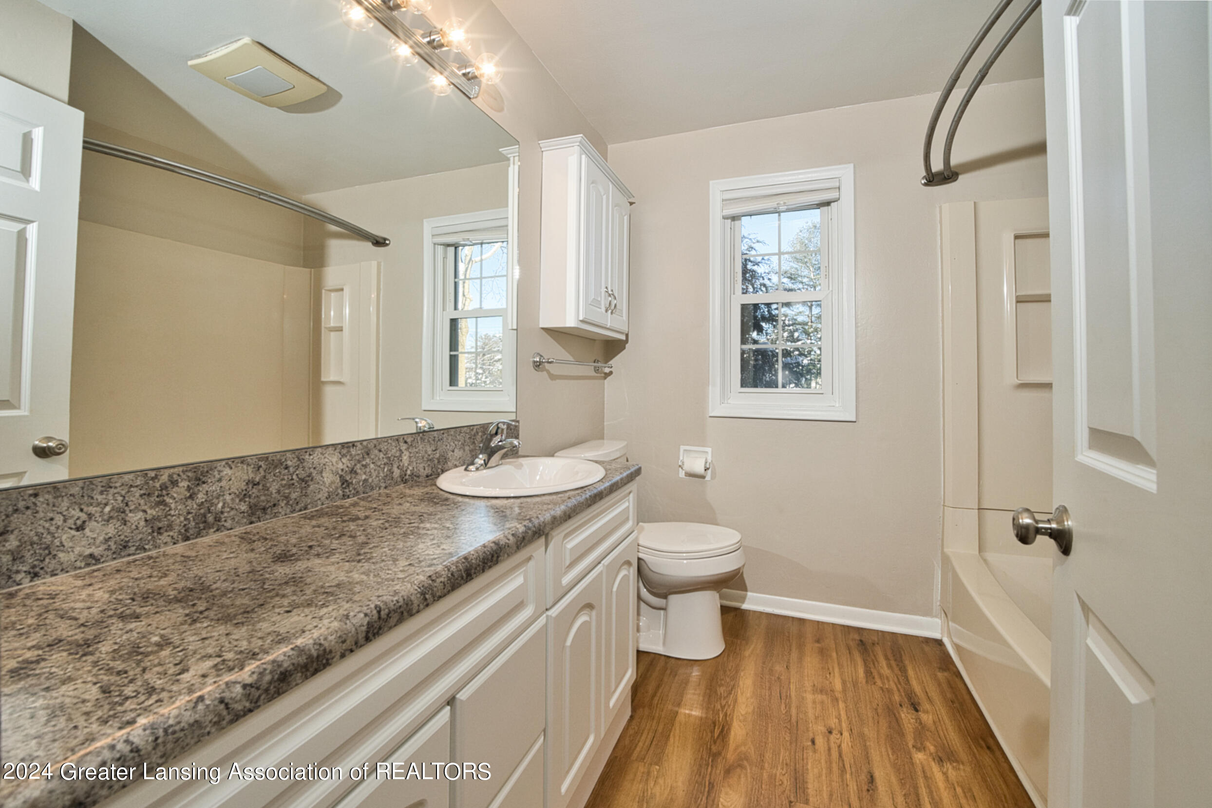 12103 West Greenfield Road Lansing, MI 48917 - Photo 21 of 52 1st Floor Bathroom