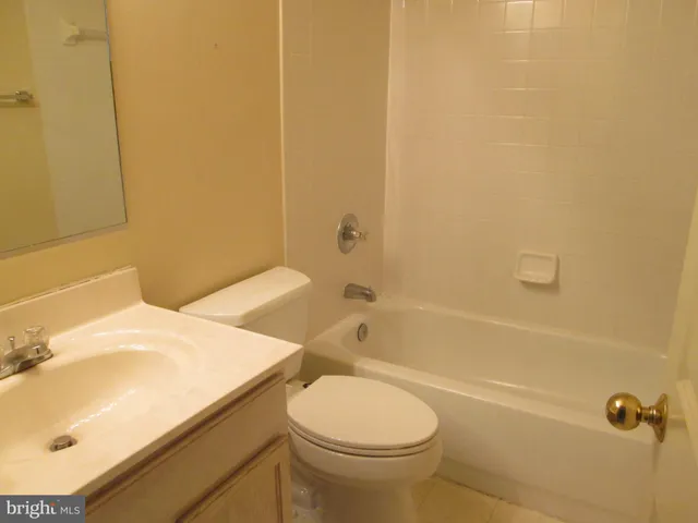 $2,550 | 2004 Travis Point Court, Odenton, MD 21113