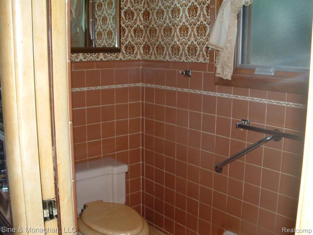 254 Stephens Road Grosse Pointe, MI 48236 - Photo 12 of 22 DSCF0372.jpg